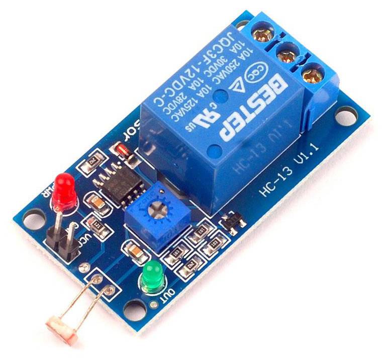 Smart electronic board for wired light sensor